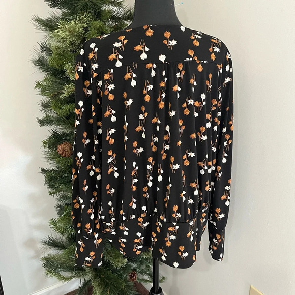 ANN TAYLOR FACTORY L  Long Sleeve, banded waist V-neck Blouse - Picture 2 of 8